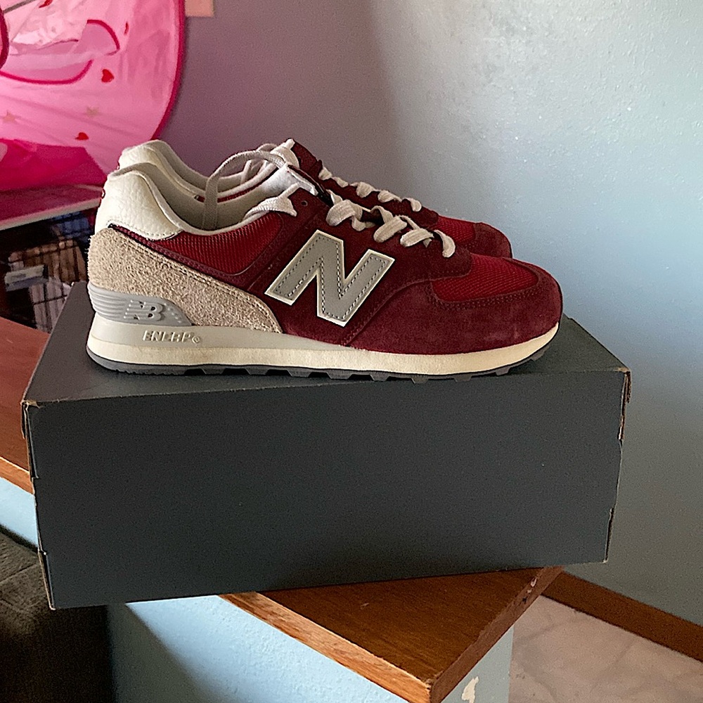 New balance 574s crimson red